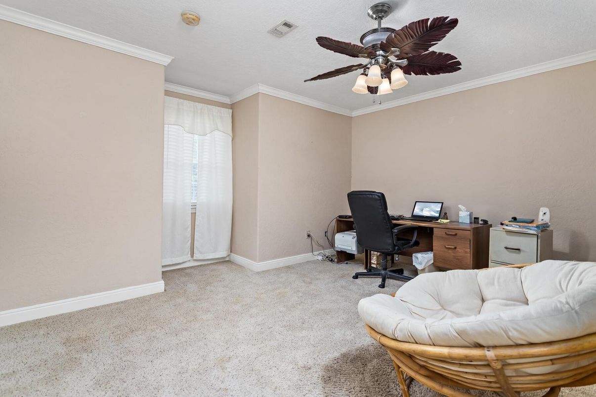 Home Office, Interior