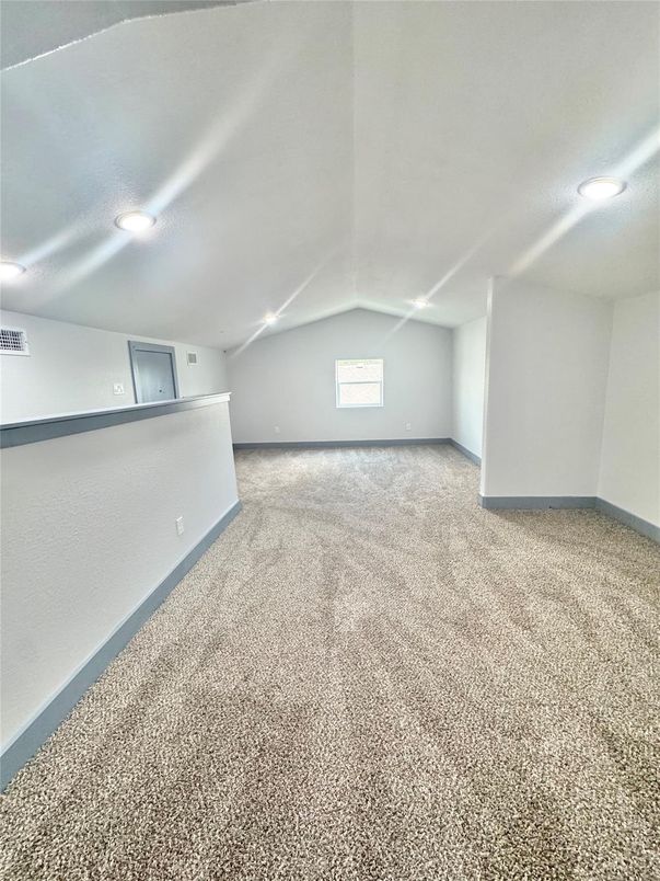 Empty room, Interior, Recessed Lighting