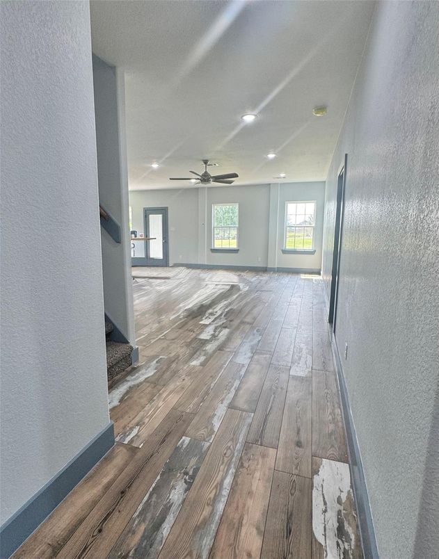 Empty room, Interior, Recessed Lighting, Wood Texture Flooring