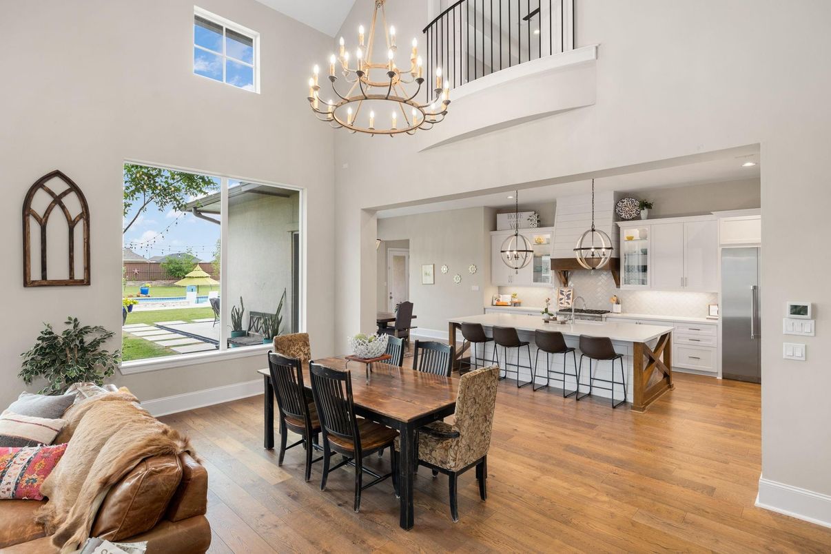 Chandelier, Dining room, Interior, Kitchen, Pendant Lights, Recessed Lighting, Wood Texture Flooring
