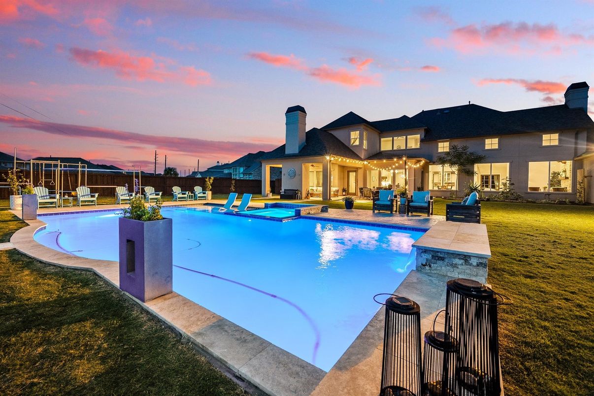 Backyard, Exterior, Pool