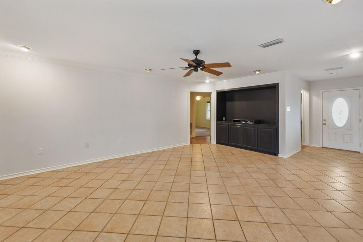 Empty room, Interior, Recessed Lighting
