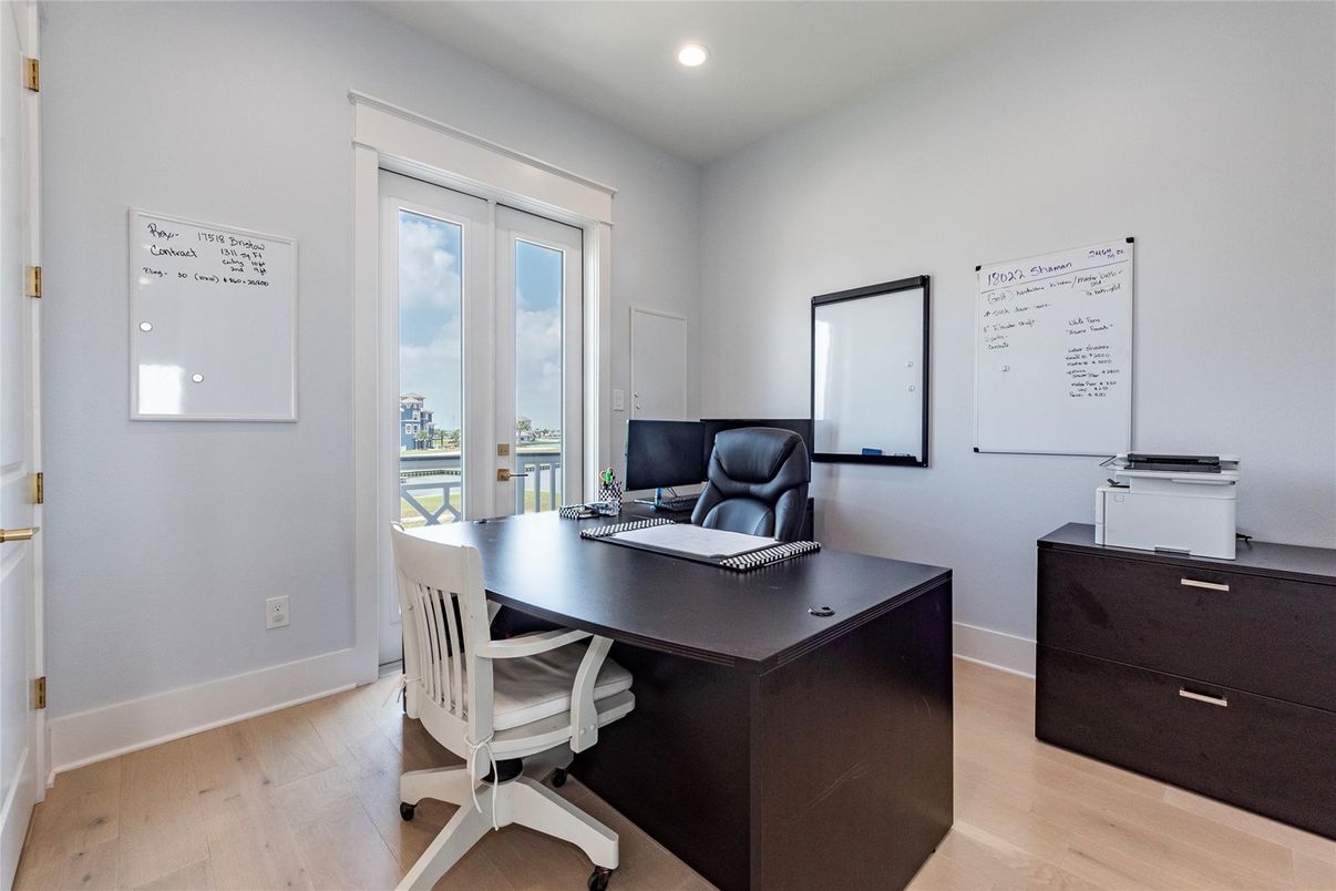 Home Office, Interior, Recessed Lighting, Wood Texture Flooring
