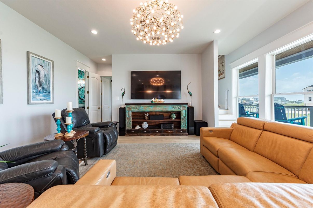 Interior, Living room, Pendant Lights, Recessed Lighting