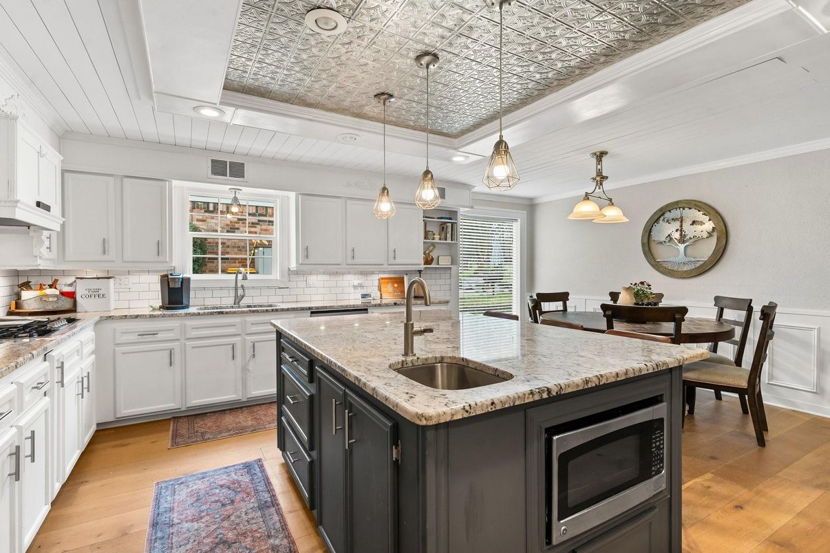 Dining room, Interior, Kitchen, Pendant Lights, Wood Texture Flooring