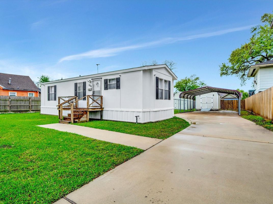 Backyard, Detached Garage, Exterior