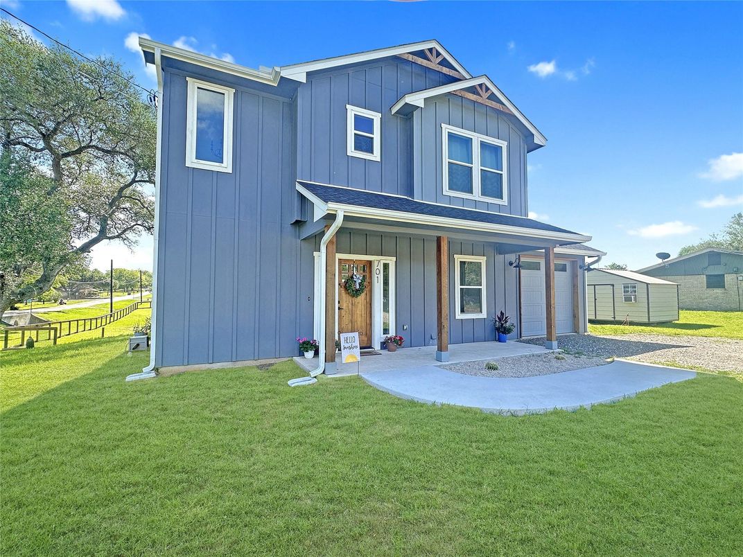 Backyard, Exterior, Facade, Farmhouse