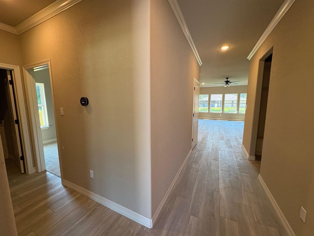 Interior, Recessed Lighting, Wood Texture Flooring