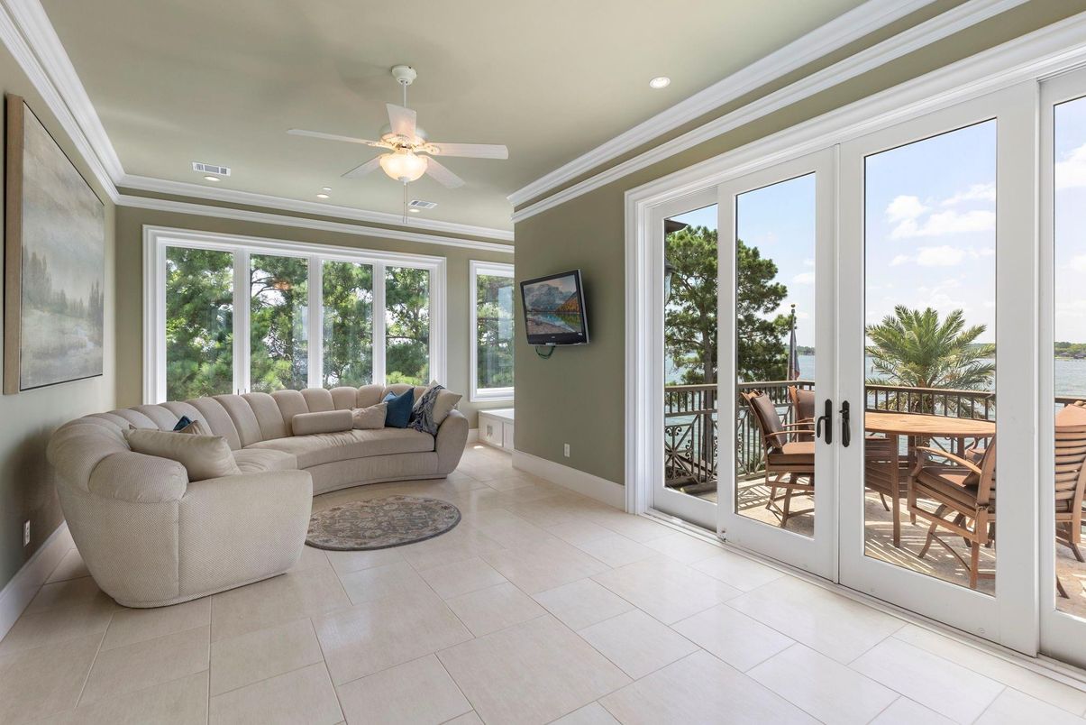 Interior, Recessed Lighting, Sun Room, Water
