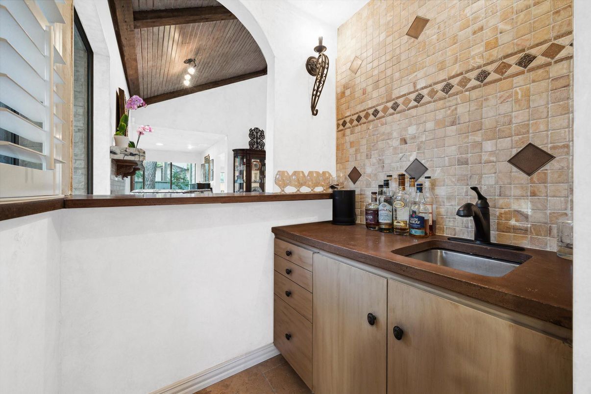 Bathroom, Interior, Recessed Lighting, Stone Walls