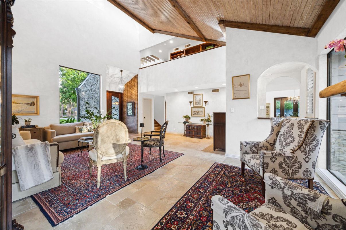 Chandelier, Dining room, Interior, Living room, Recessed Lighting, Wooden Beams, Wooden Ceilings
