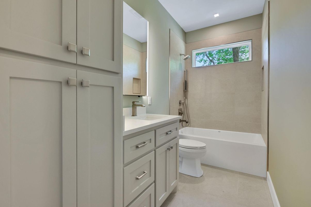 Bathroom, Interior, Recessed Lighting