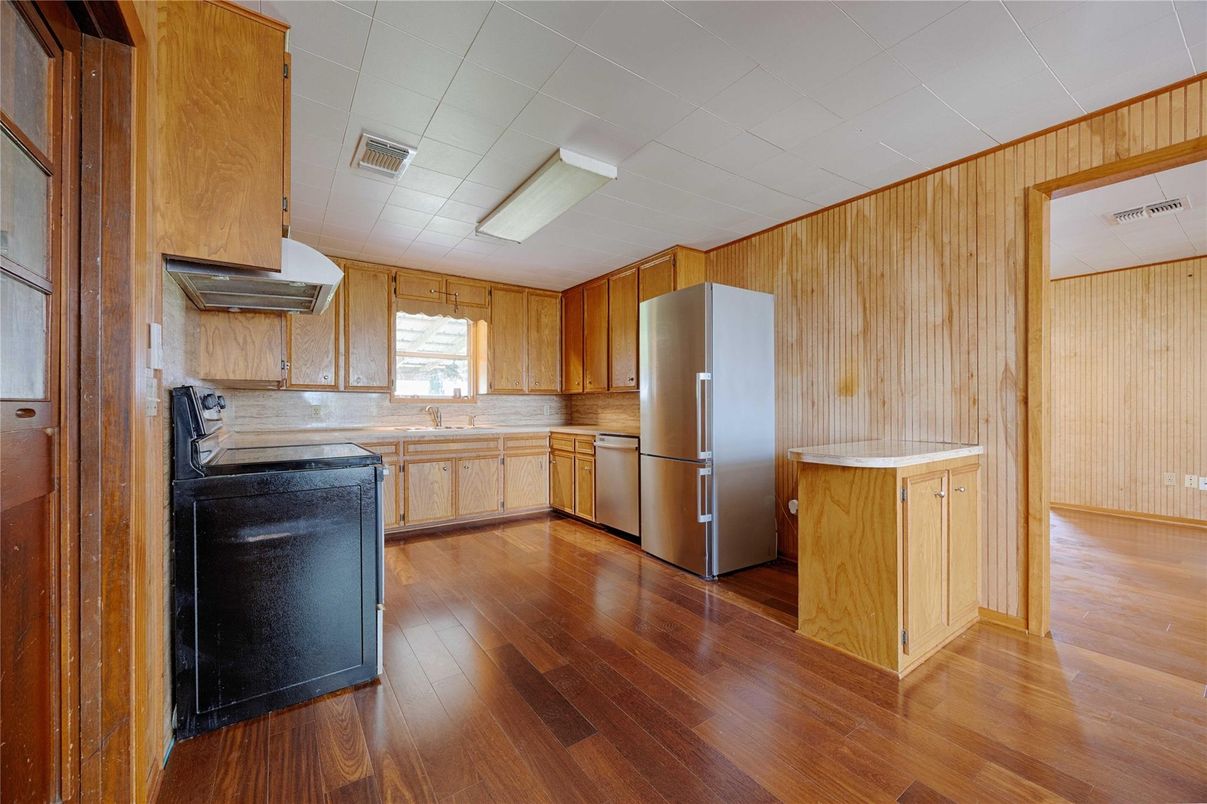 Interior, Kitchen, Wood Texture Flooring, Wooden Walls