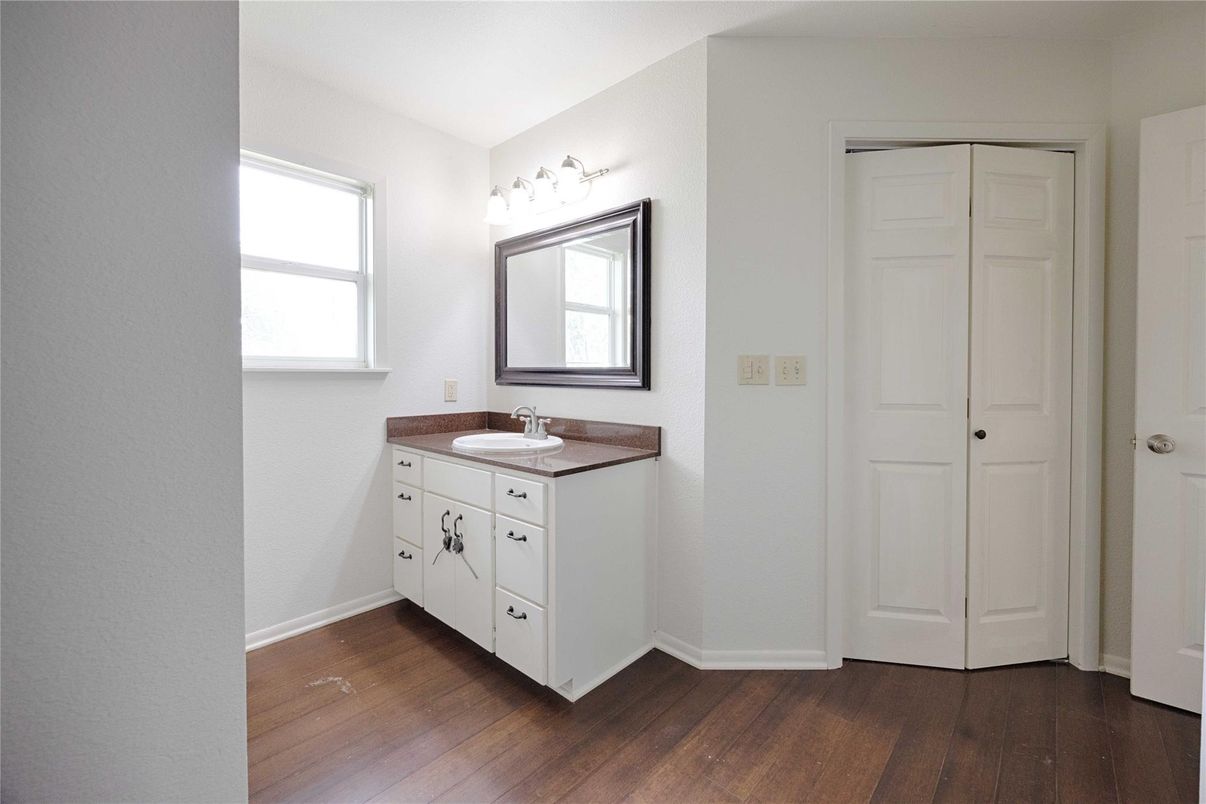 Bathroom, Interior, Wood Texture Flooring