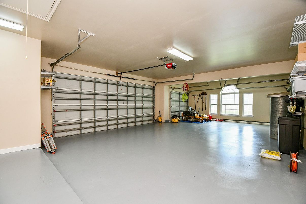 Garage, Interior
