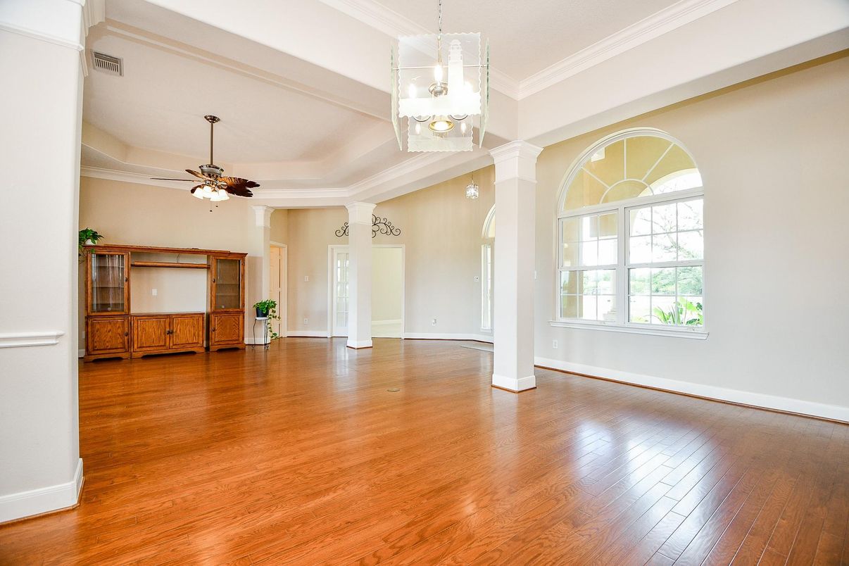 Empty room, Interior, Pendant Lights, Wood Texture Flooring