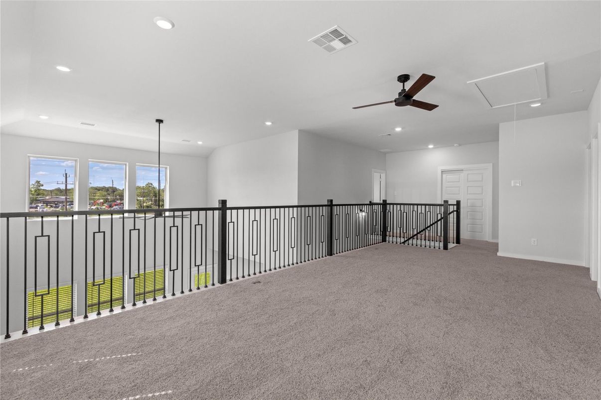 Empty room, Interior, Recessed Lighting