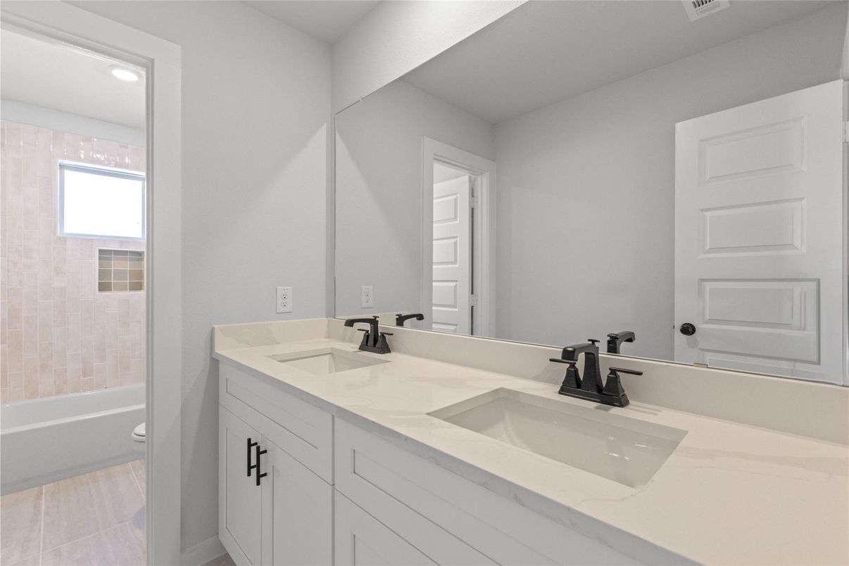 Bathroom, Dual Sink Vanities, Interior, Recessed Lighting