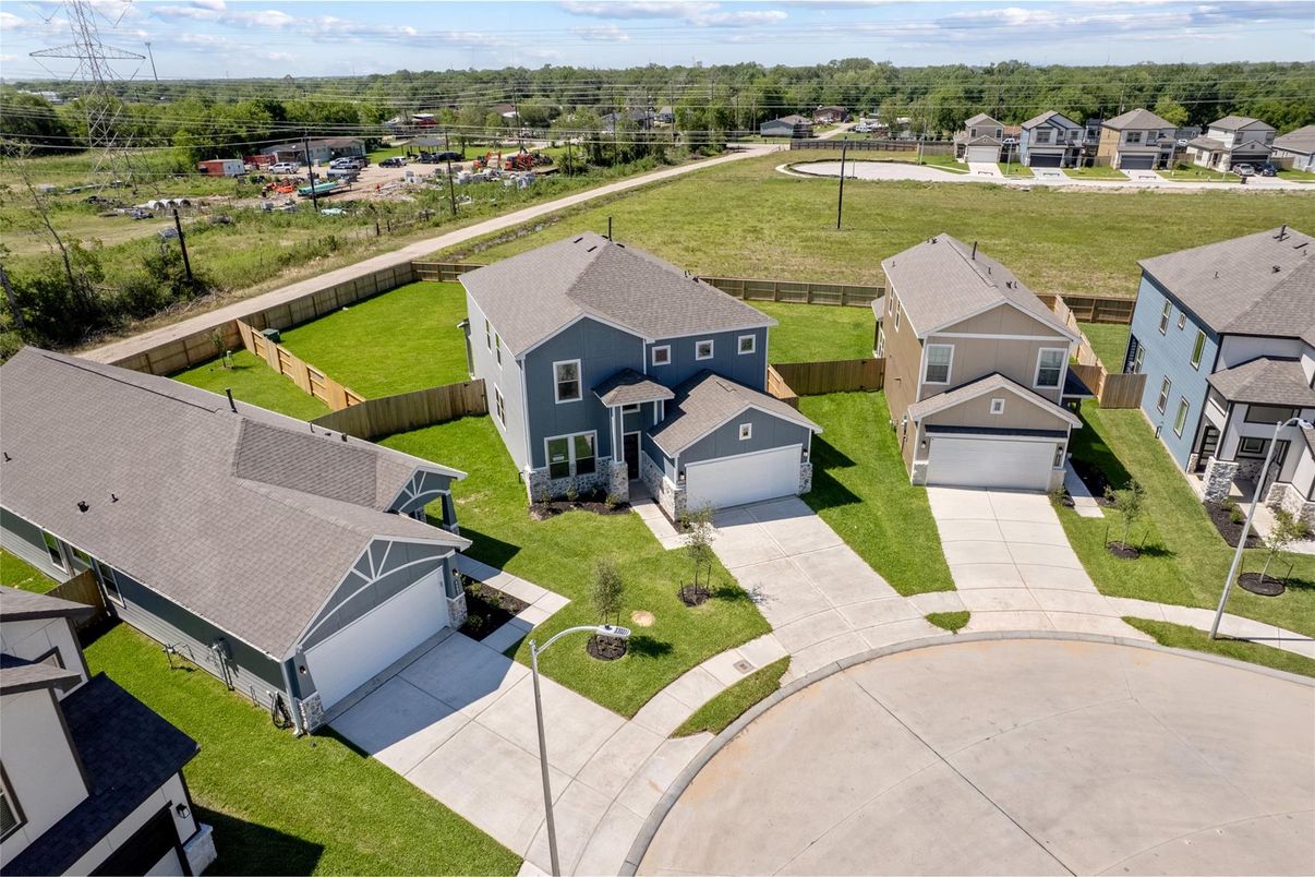 Exterior, Drone