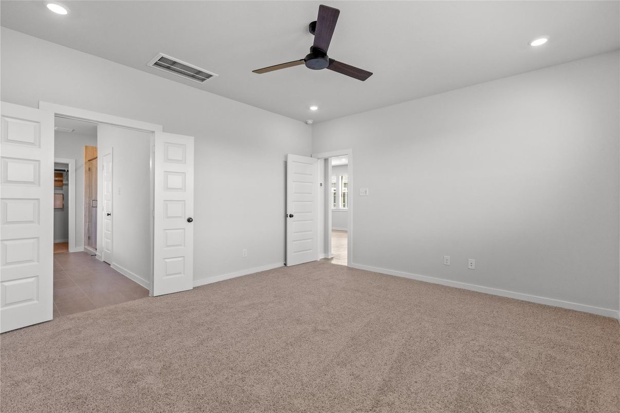 Empty room, Interior, Recessed Lighting