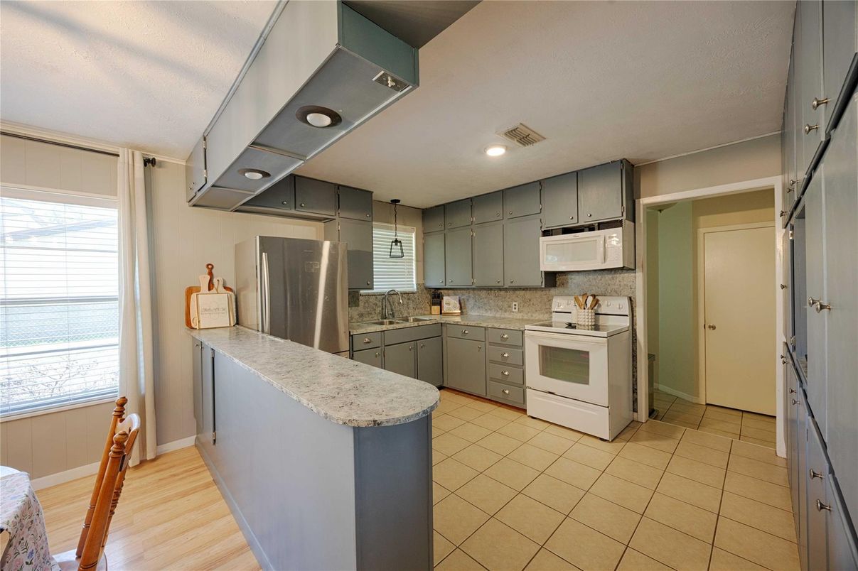 Interior, Kitchen, Recessed Lighting