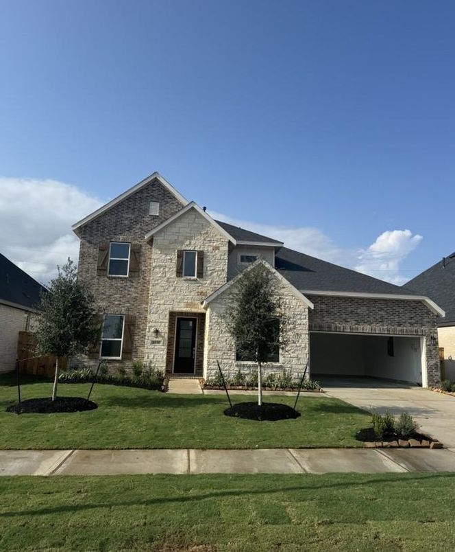 Attached, Exterior, Facade, Brick Facade, Brick Traditional
