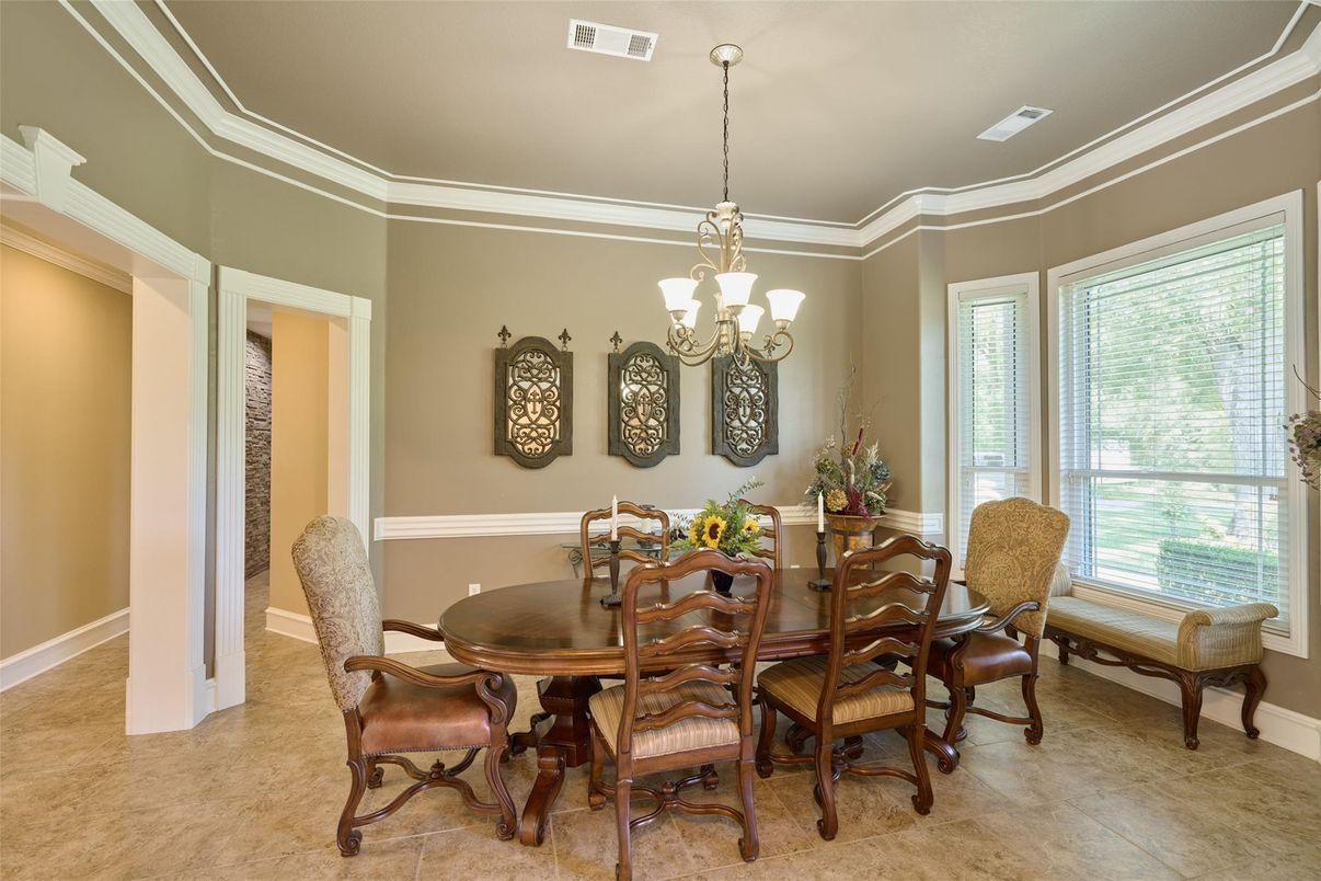 Chandelier, Dining room, Interior