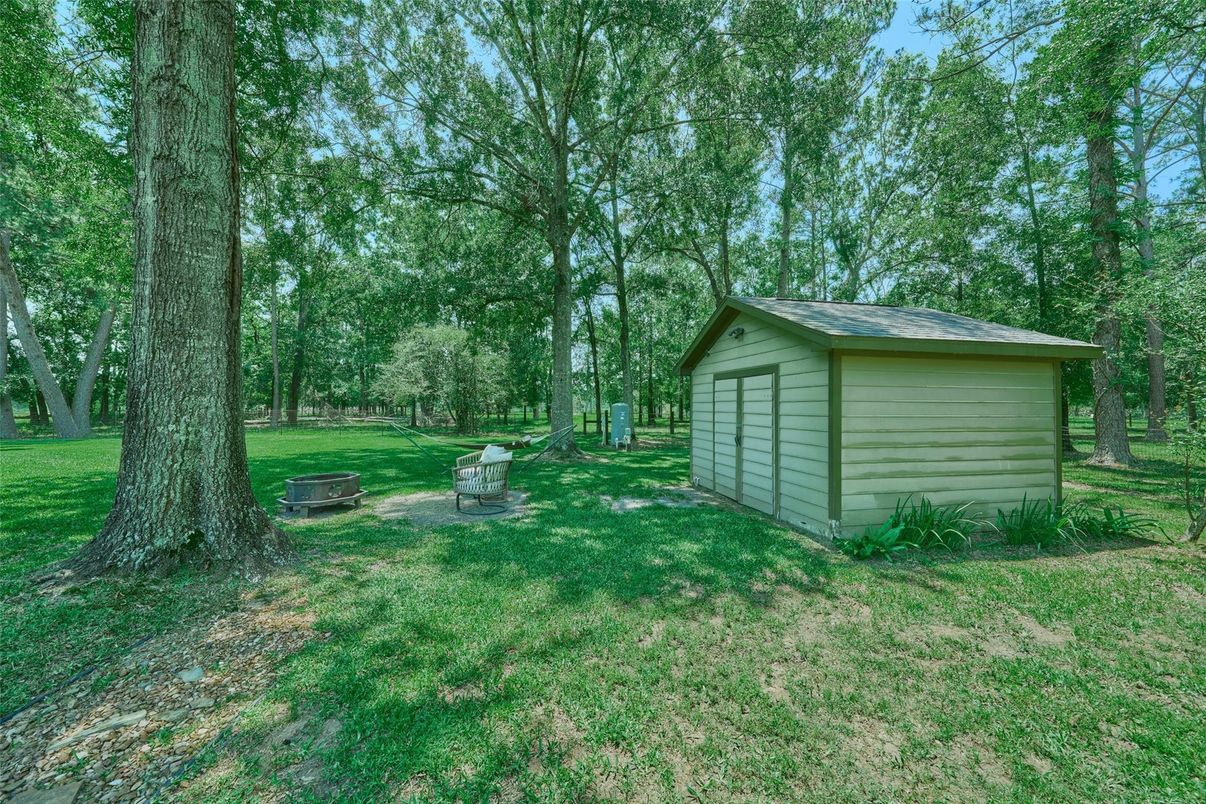 Backyard, Detached Garage, Exterior