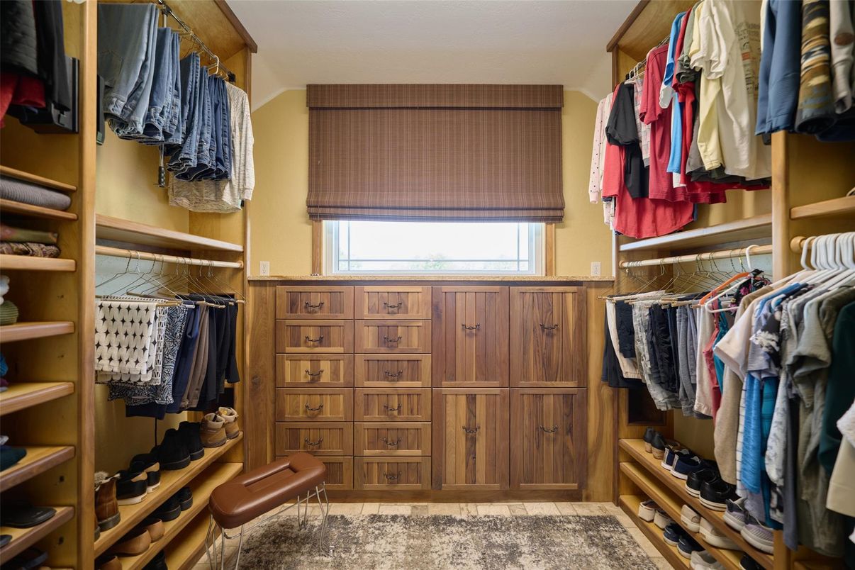 Interior, Walk-in Closets