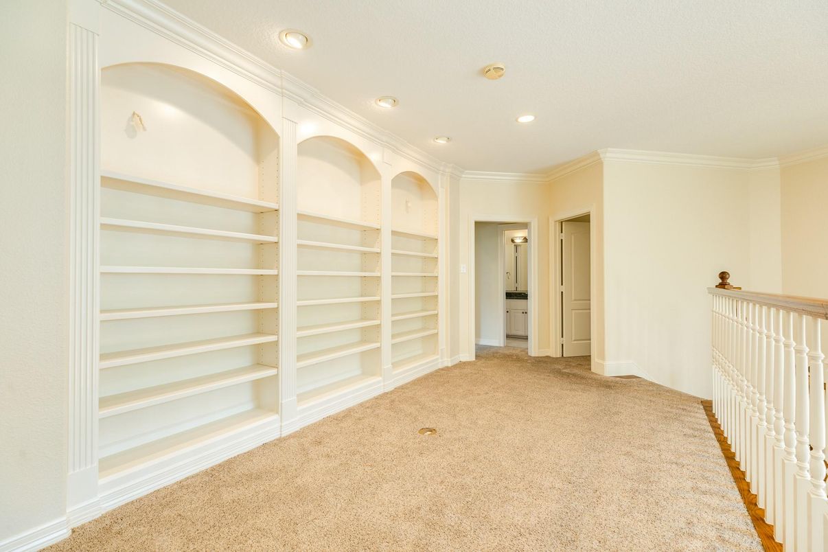 Interior, Recessed Lighting, Walk-in Closets