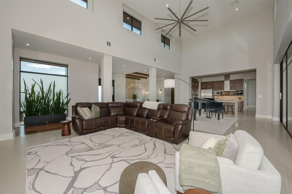 Interior, Kitchen, Living room, Pendant Lights, Piano, Recessed Lighting