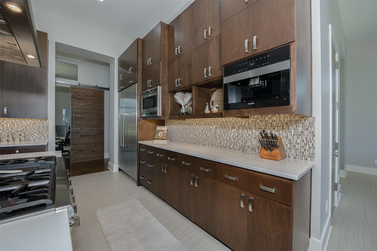 Interior, Kitchen, Stainless Steel Appliances