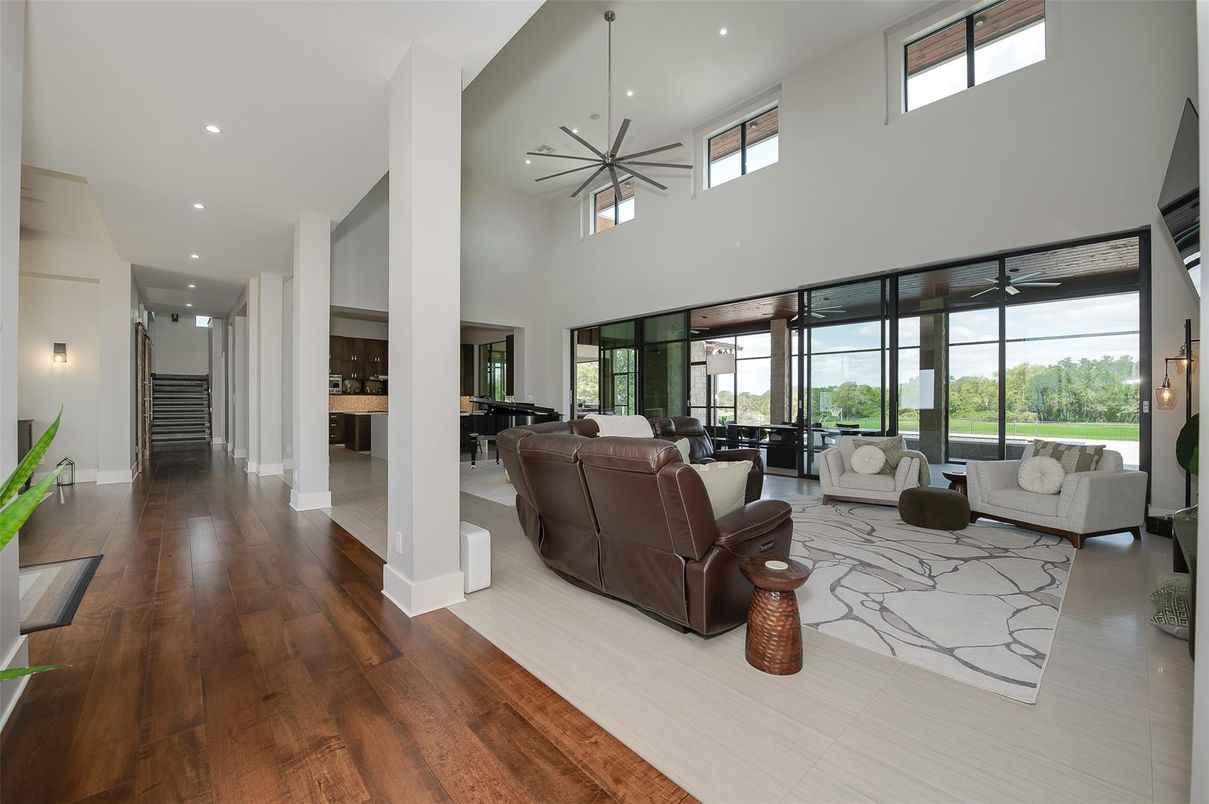 Interior, Living room, Pendant Lights, Recessed Lighting, Wood Texture Flooring