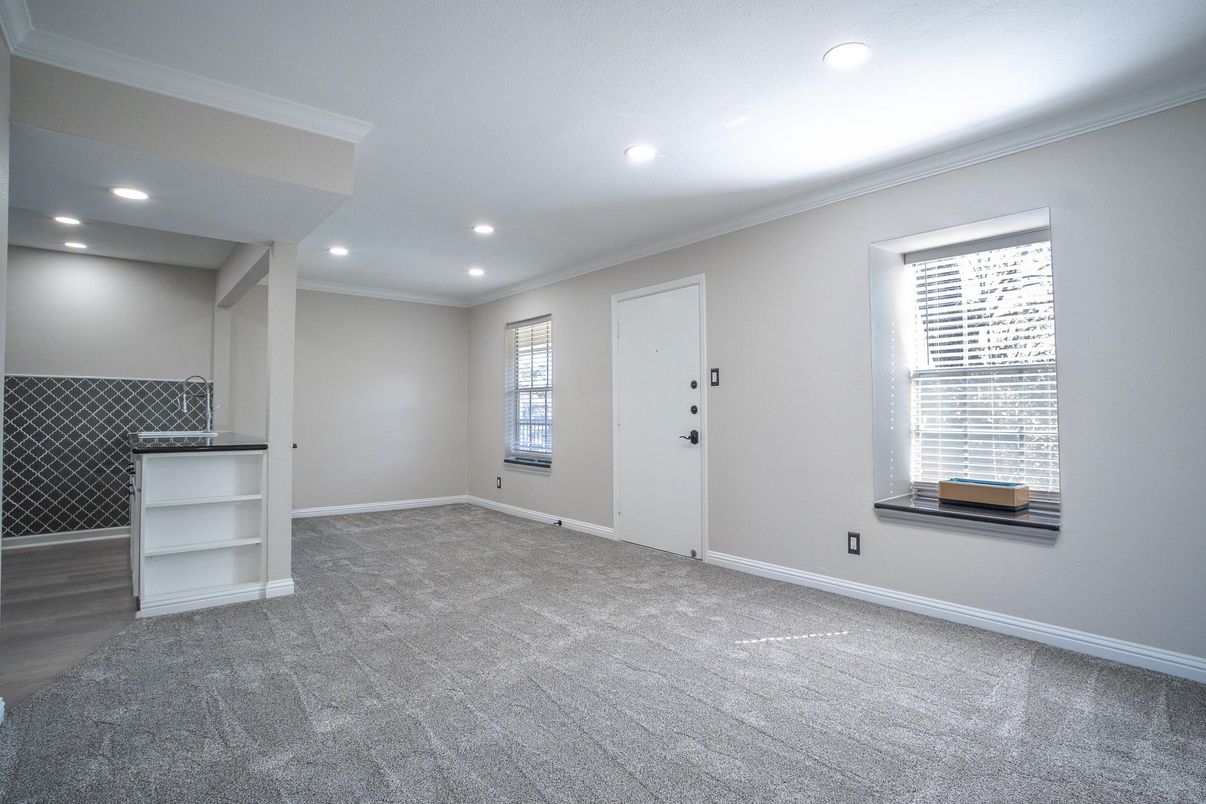 Empty room, Interior, Recessed Lighting