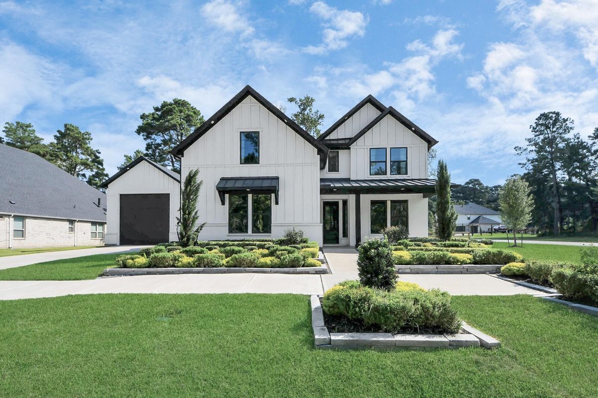 Backyard, Exterior, Facade, Farmhouse