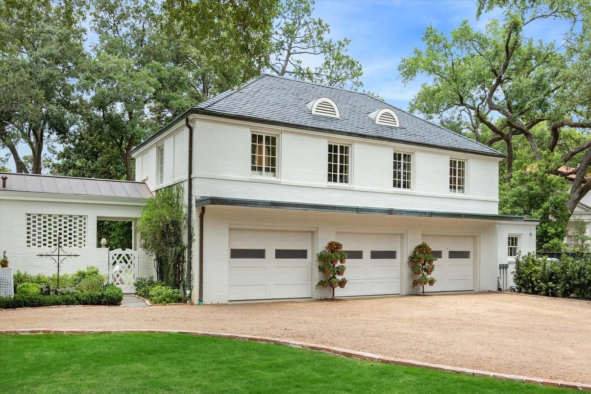 Attached, Exterior, Facade, French Provincial