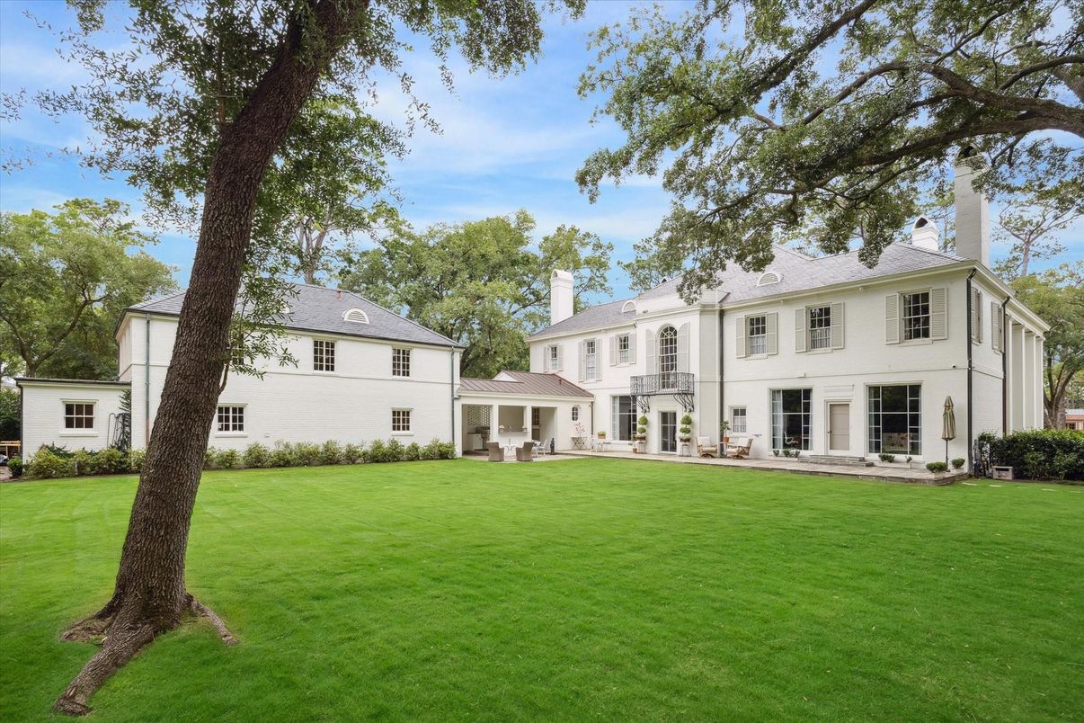 Backyard, Exterior, Facade, Georgian
