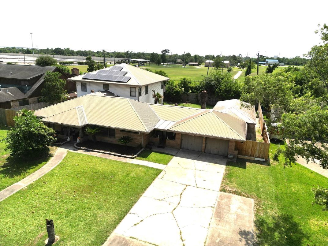 Exterior, Drone