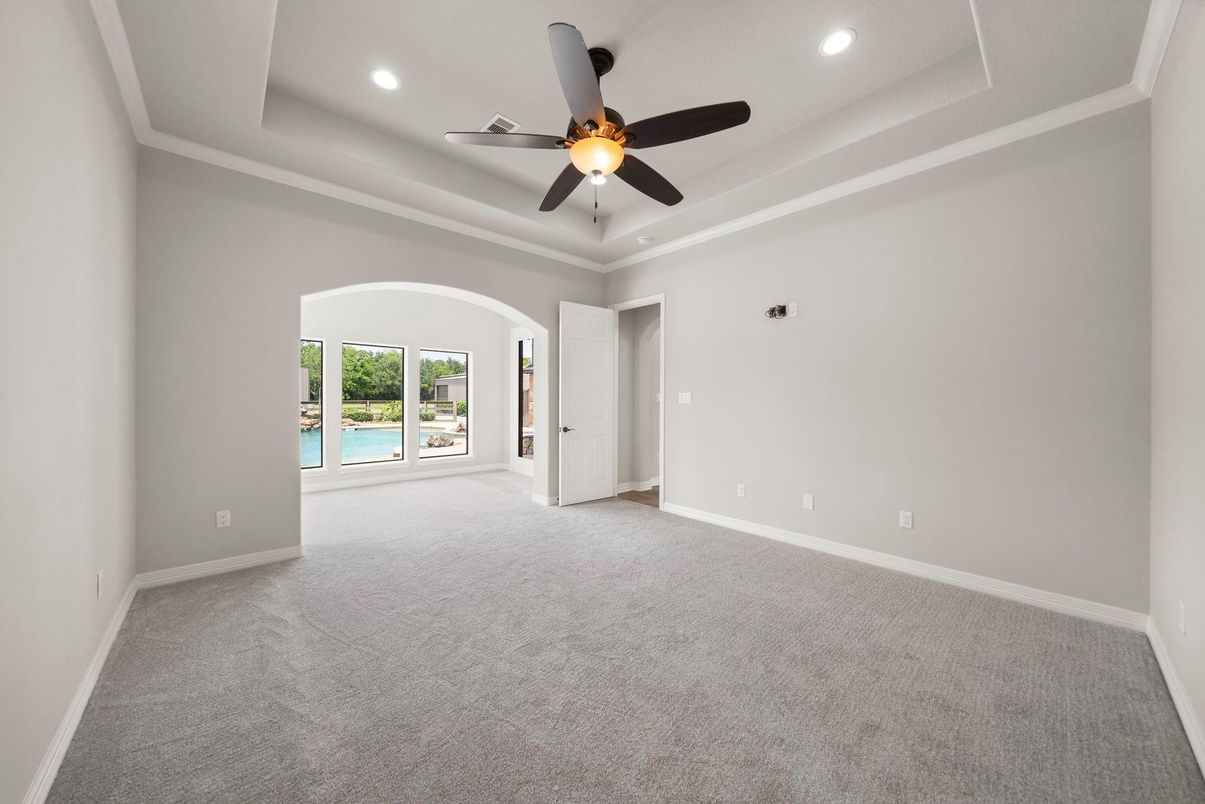 Empty room, Interior, Recessed Lighting, Water