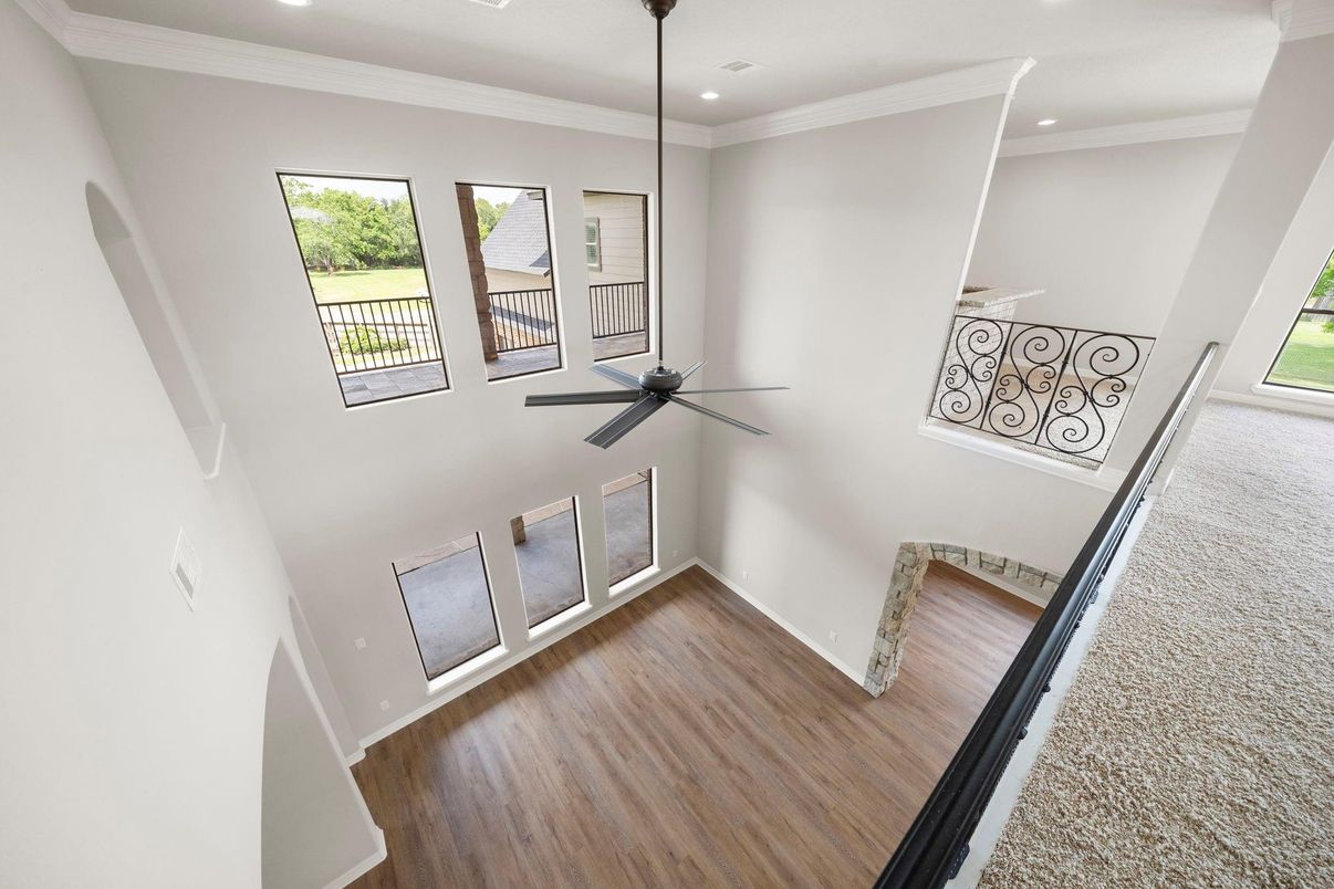 Interior, Recessed Lighting, Wood Texture Flooring