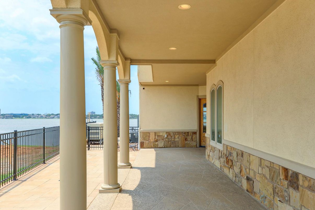 Exterior, Recessed Lighting, Water