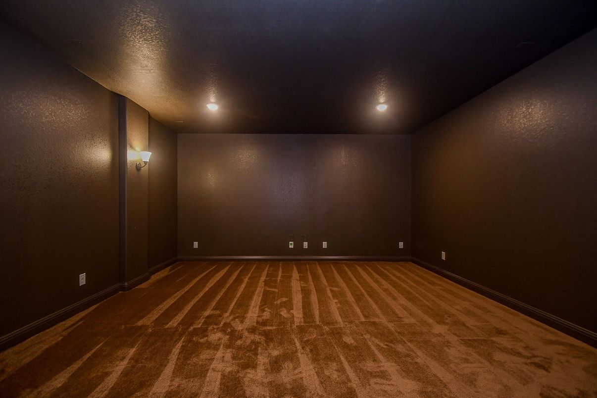 Empty room, Interior, Recessed Lighting