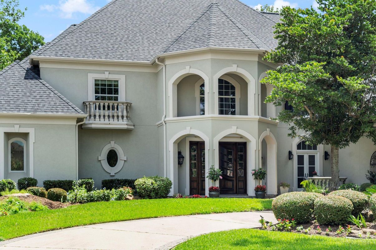 Exterior, Facade, French Provincial