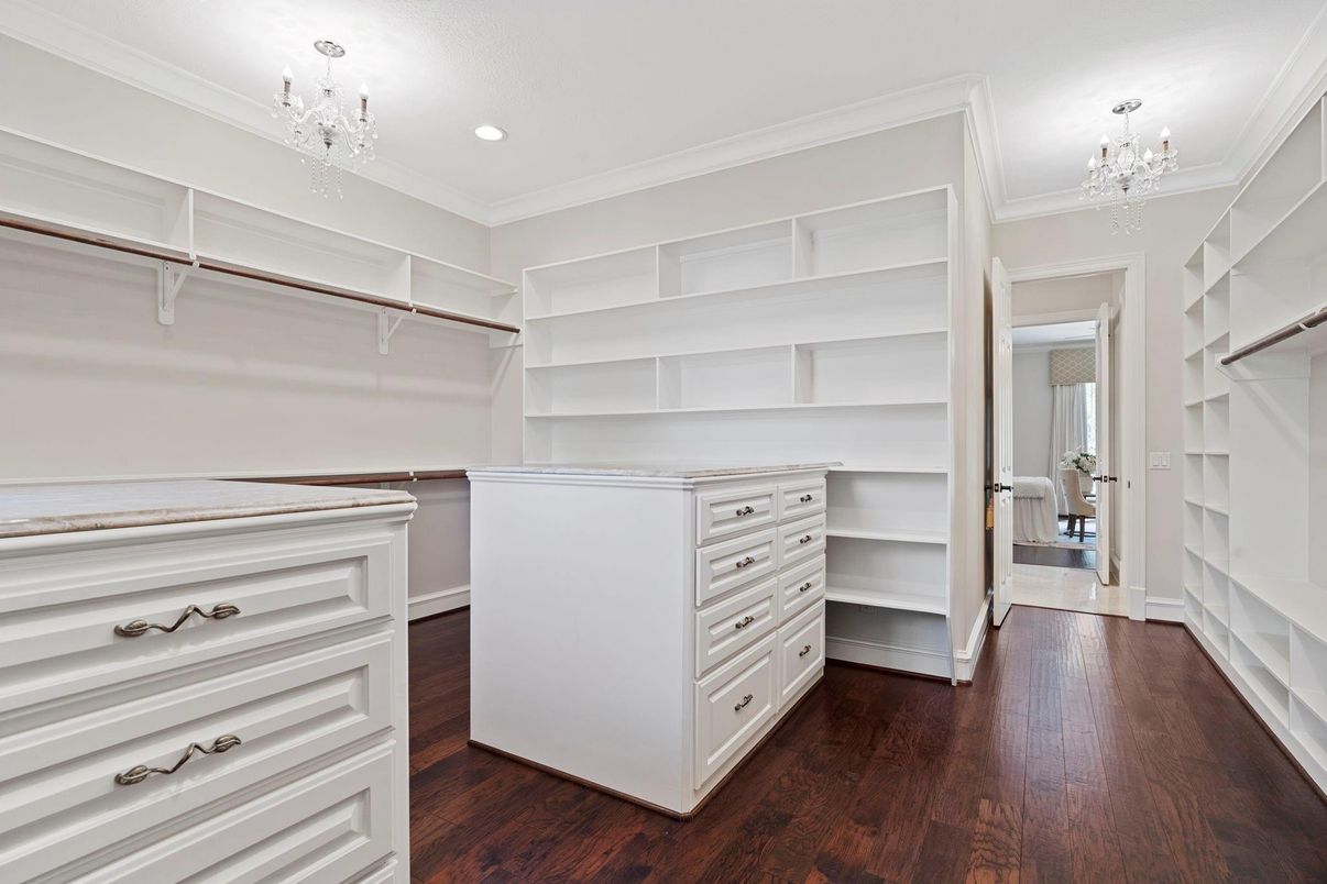 Chandelier, Interior, Recessed Lighting, Walk-in Closets, Wood Texture Flooring