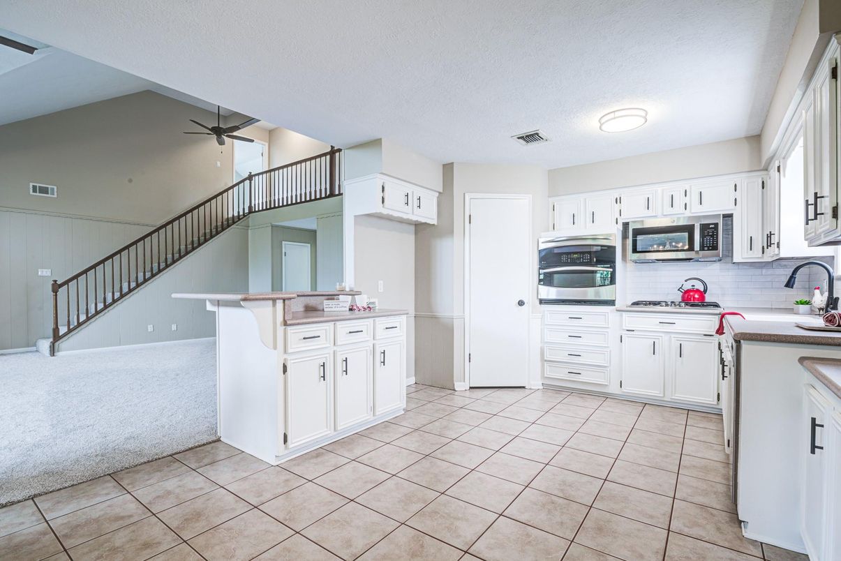Interior, Kitchen, Stainless Steel Appliances