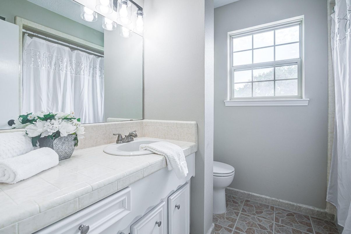 Bathroom, Interior, Tile Countertops