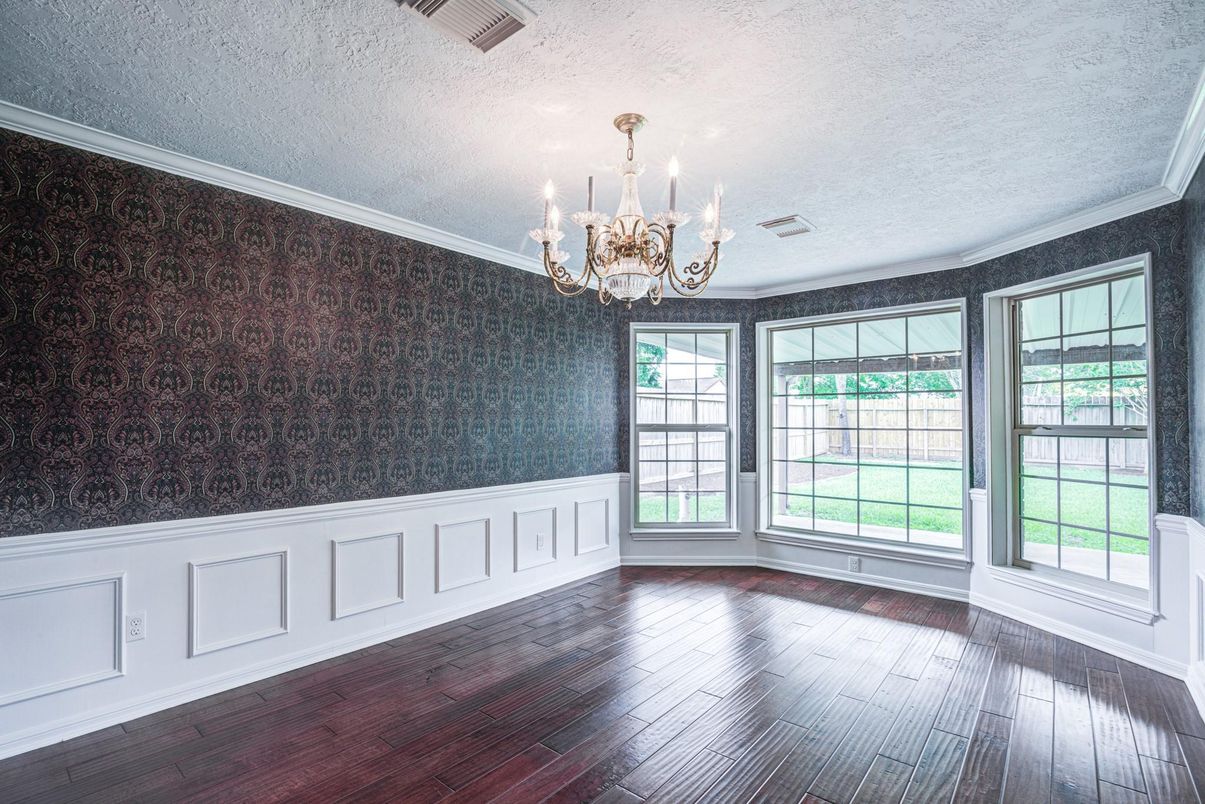 Chandelier, Empty room, Interior, Wood Texture Flooring