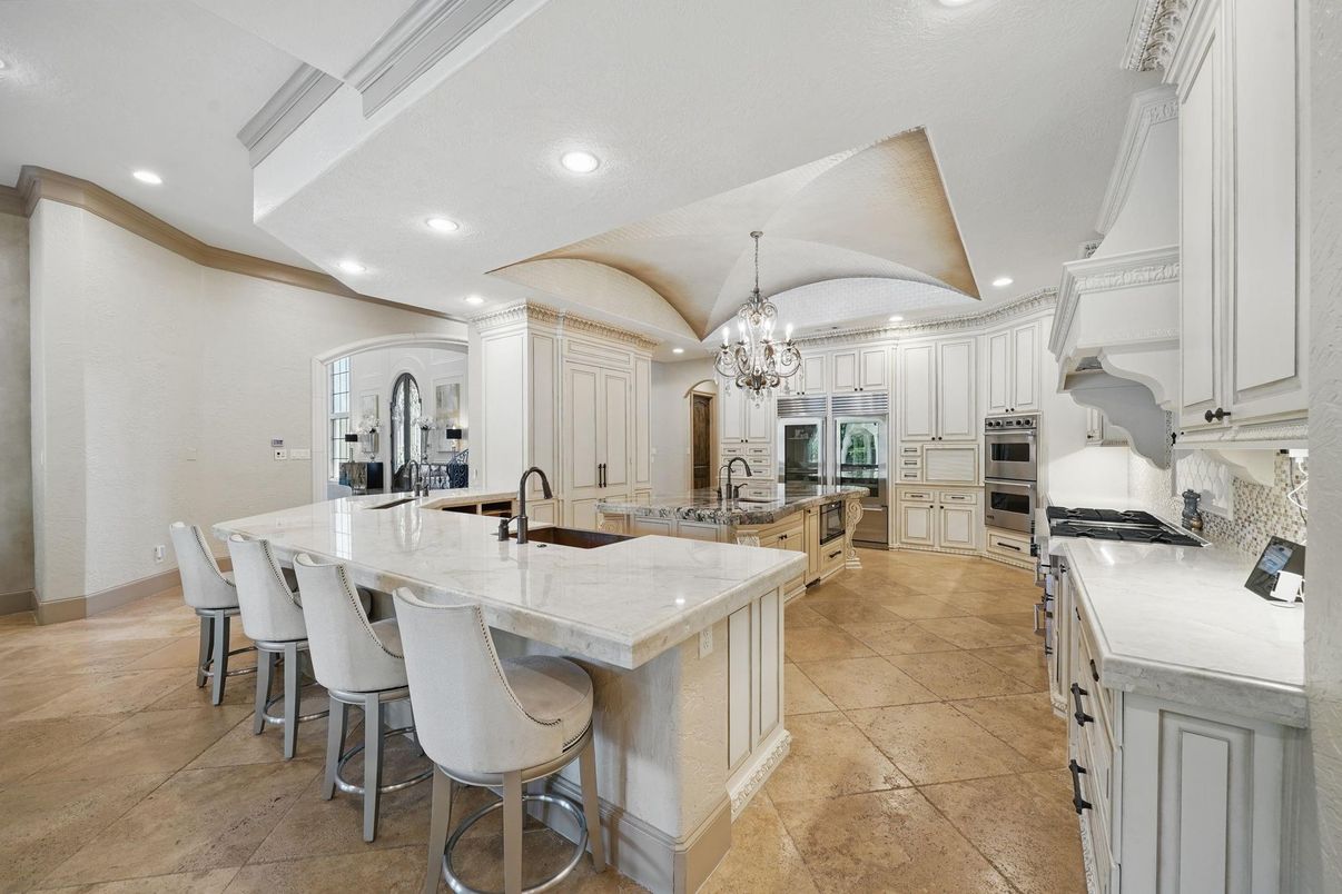 Chandelier, Interior, Kitchen, Recessed Lighting, Stainless Steel Appliances