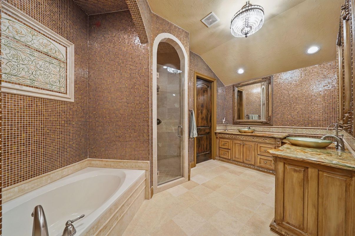 Bathroom, Dual Sink Vanities, Glass Shower, Interior, Recessed Lighting