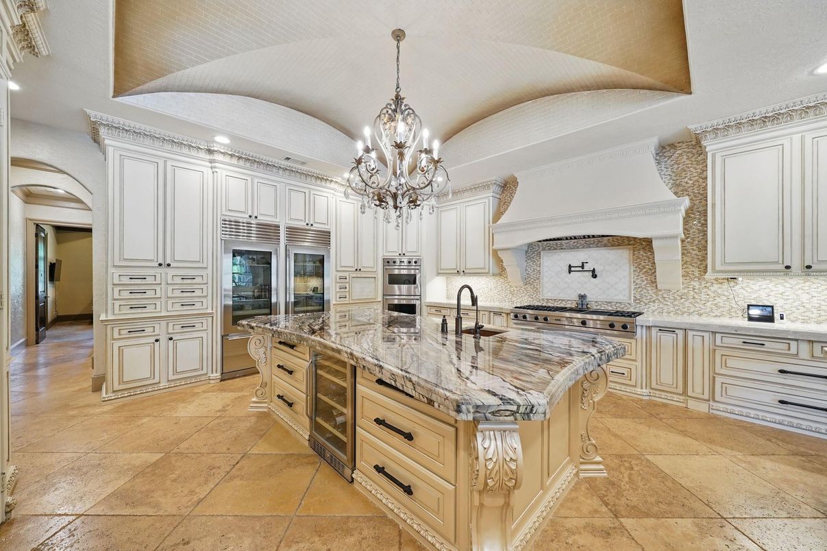 Chandelier, Interior, Kitchen, Recessed Lighting, Stainless Steel Appliances